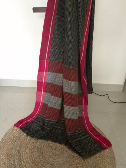 Patteda Anchu - Black - Red Border