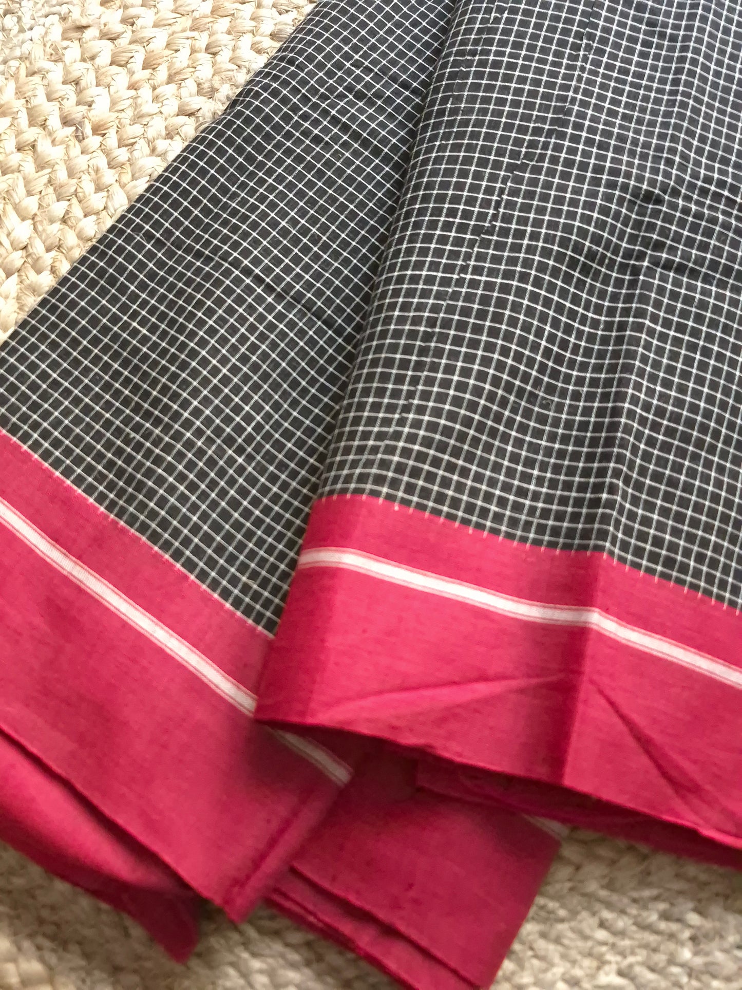 Patteda Anchu - Black - Red Border