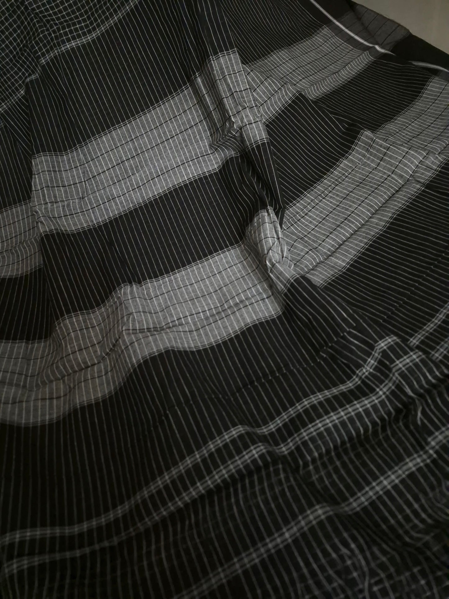 Patteda Anchu - Black