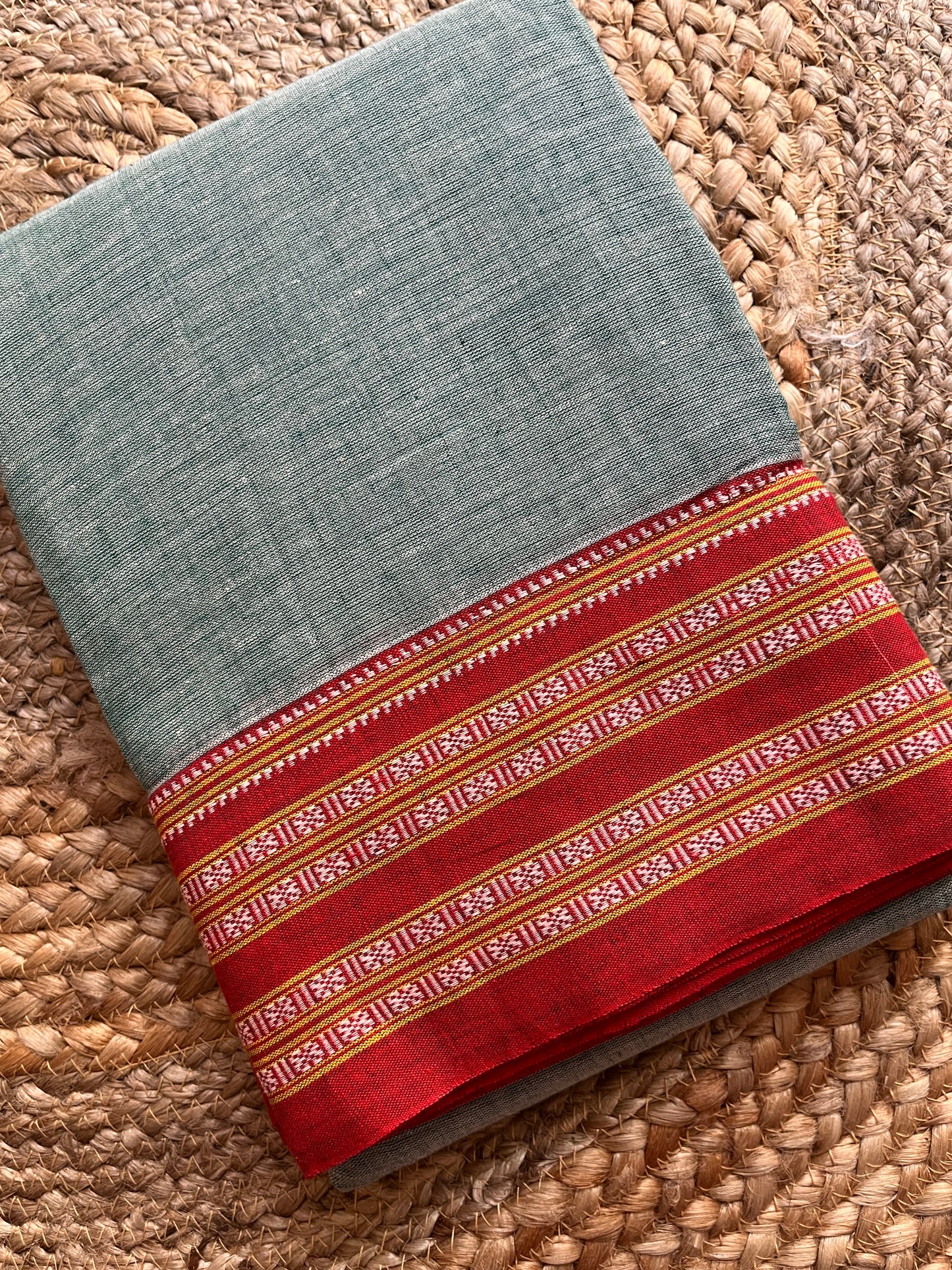 Patteda Anchu -Green - Plain Saree - Woven Border