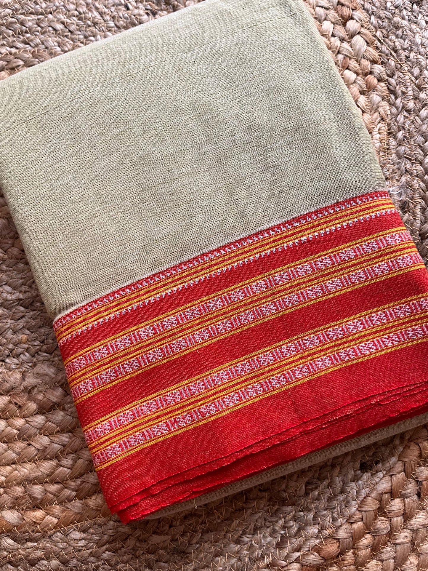 Patteda Anchu -Pista Green - Plain Saree - Woven Border