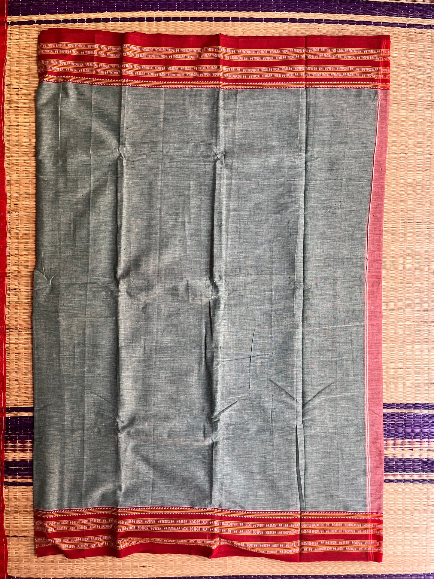 Patteda Anchu -Green - Plain Saree - Woven Border