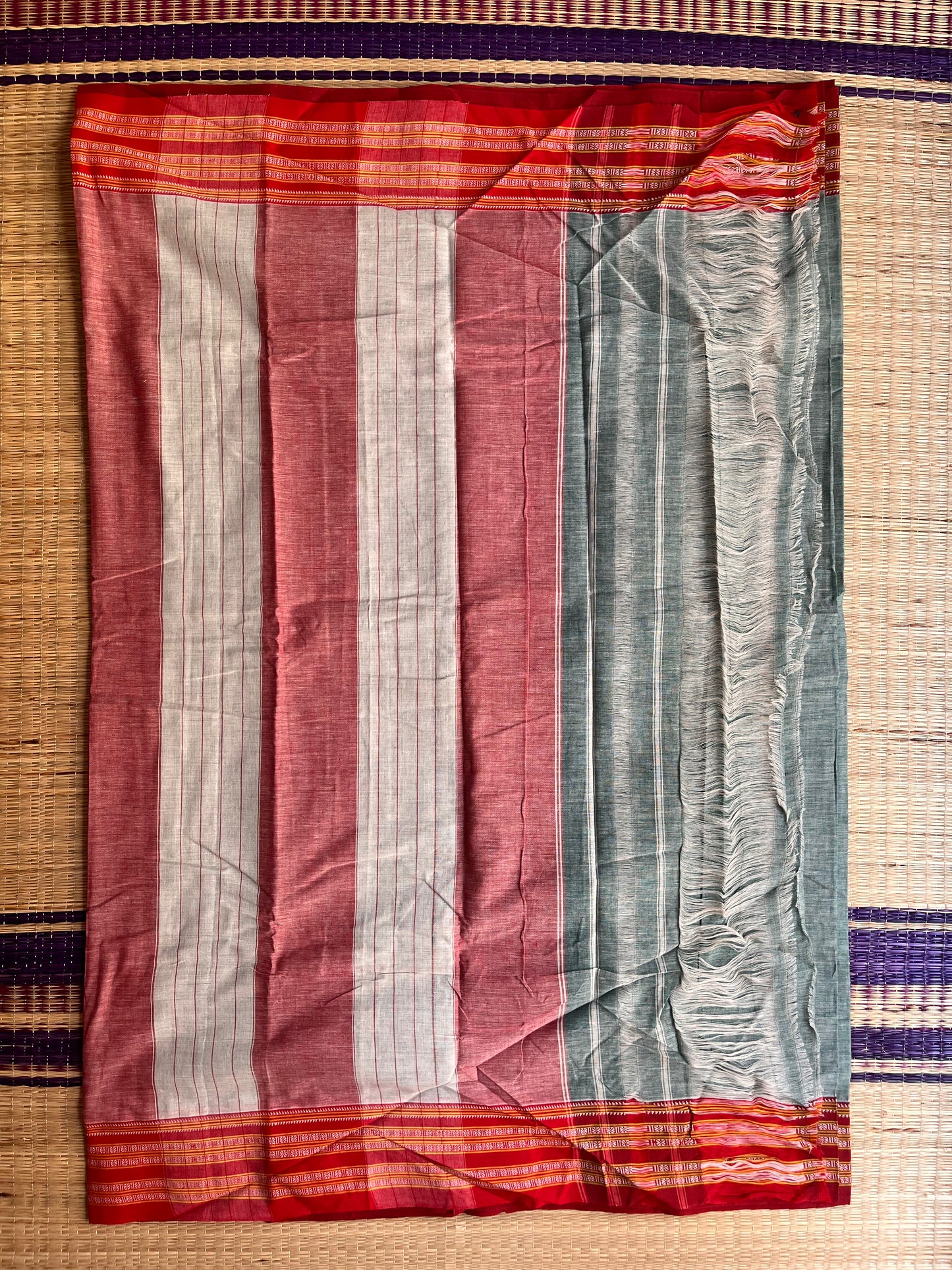 Patteda Anchu -Green - Plain Saree - Woven Border