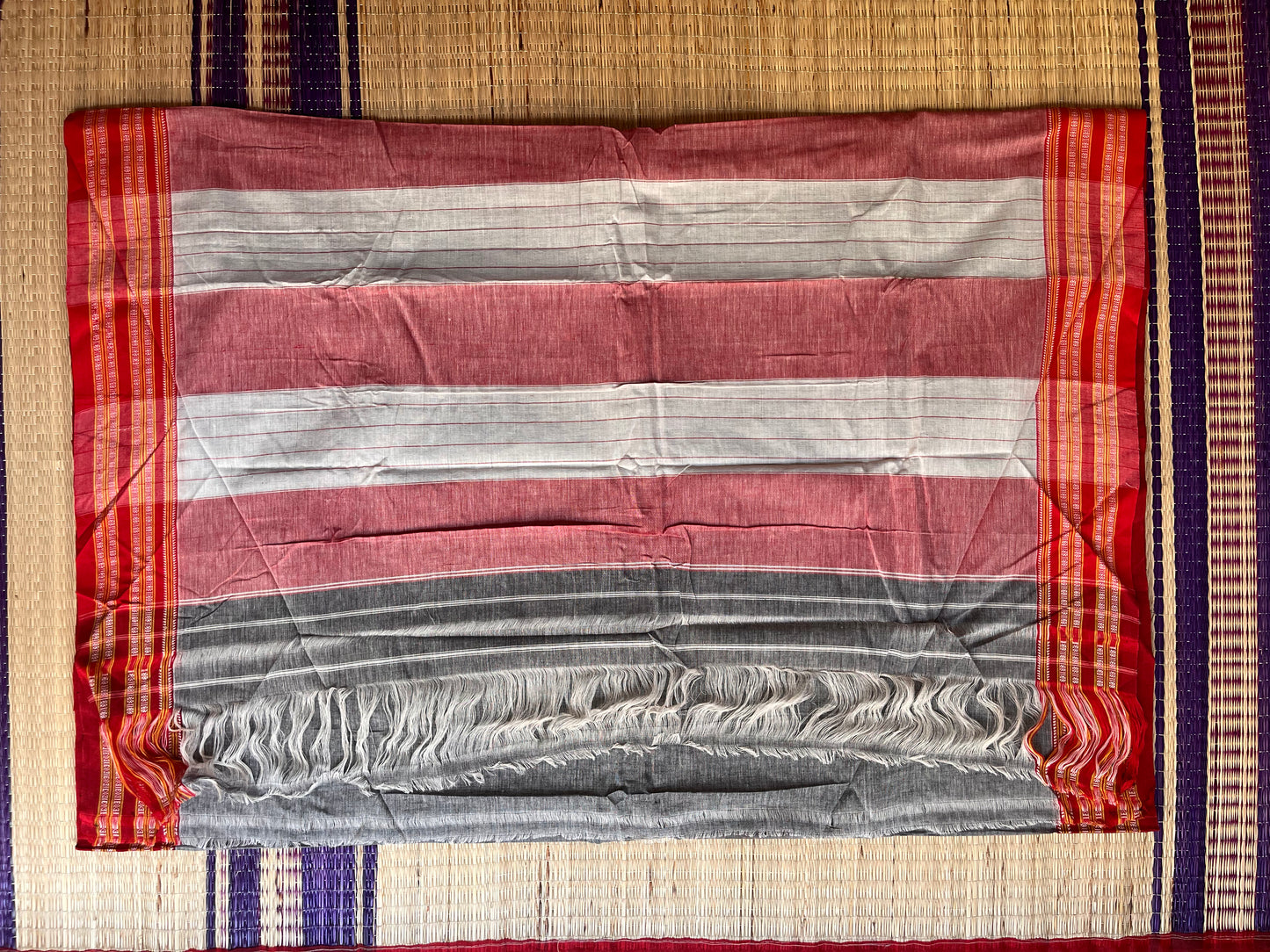Patteda Anchu -Grey - Plain Saree - Woven Border